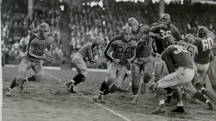 Brooklyn Tigers (1944). Perdeu os dez jogos que fez na temporada, suspendeu atividades e nunca mais retornou.