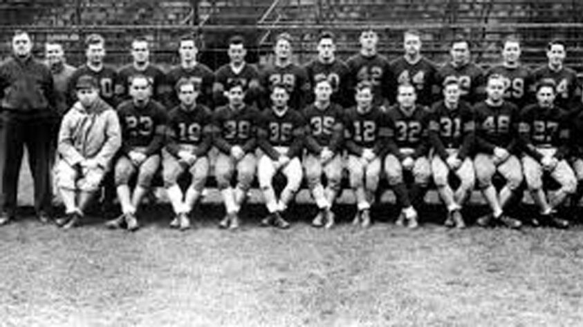 Card-Pitt (1944). Fusão entre Pittsburgh Steelers, Philadelphia Eagles e Chicago Cardinals. Não deu muito certo e foram dez derrotas em dez jogos.