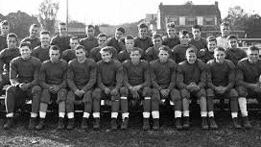Cincinnati Reds (1934). Abandonou a NFL após perder os oito primeiros jogos que fez na temporada 2020.