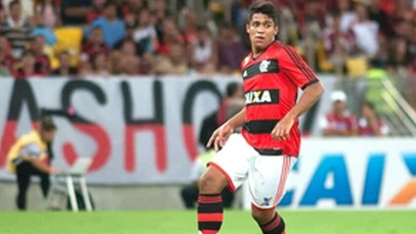 Digão - Reserva de Léo Moura na campanha, o lateral revelado pelo Flamengo defende o Metropolitano (SC), após longa passagem pelo futebol turco.