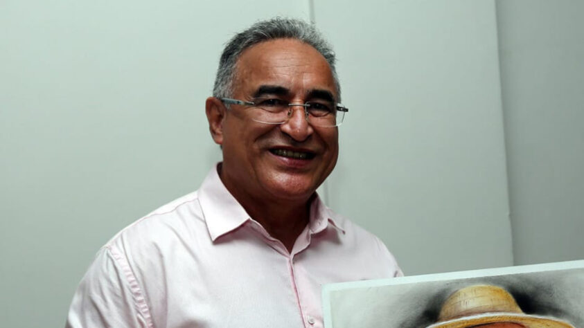 BELÉM (PA) - Edmilson Rodrigues (PSOL) foi eleito prefeito de Belém e torce para o Paysandu.