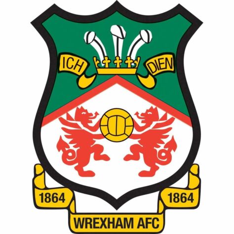 Ryan Reynolds fez a aquisição do clube Wrexham Football Club, da quinta divisão inglesa, junto de Rob McElhenney. Segundo o site da BBC, as burocracias envolvendo a compra do time do País de Gales foram concluídas e houve aprovação de 98,6% dos membros envolvidos na votação.