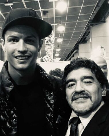 O craque português Cristiano Ronaldo também se solidarizou e se despediu de Maradona: "Hoje despeço-me de um amigo e o Mundo despede-se de um génio eterno. Um dos melhores de todos os tempos. Um mágico inigualável. Parte demasiado cedo, mas deixa um legado sem limites e um vazio que jamais será preenchido. Descansa em paz, craque. Nunca serás esquecido" - disse o português.