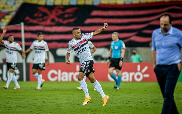 O jovem atacante jogou 67 vezes pelo Tricolor, com 26 gols marcados. 