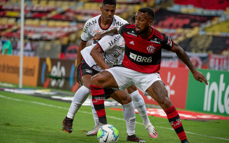 ESQUENTOU - O Flamengo tem em mãos uma proposta do Olympique de Marselha por Gerson. Convocado pela seleção olímpica nesta sexta-feira, o volante é um dos pedidos de Jorge Sampaoli para o clube francês, que fez uma oferta de 25 milhões de euros (R$ 160 mi na cotação atual) mais aditivos por metas. A informação foi divulgada inicialmente pelo site "ge".