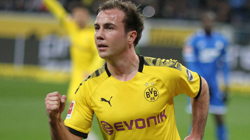 Mario Götze (reserva): com uma queda de rendimento nos últimos anos, Götze está hoje no PSV e não é mais chamado para defender o seu país.