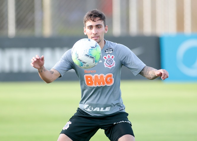 Gustavo Silva - atacante - Foi desfalque contra Atlético-MG e Grêmio por conta de um estiramento na coxa direita. Durante a semana passada fez trabalhos em campo com os fisioterapeutas, mas não deve ter condições de jogo nesta quarta.