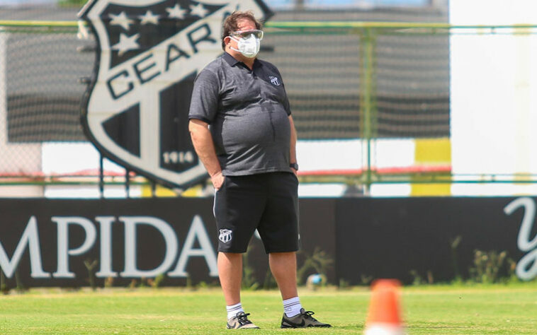 FECHADO - No domingo, o Ceará anunciou a demissão de Guto Ferreira do cargo de treinador do Vozão. O anúncio da decisão da diretoria foi feito horas depois da derrota do clube nordestino para o América-MG pelo placar de 2 a 0. 