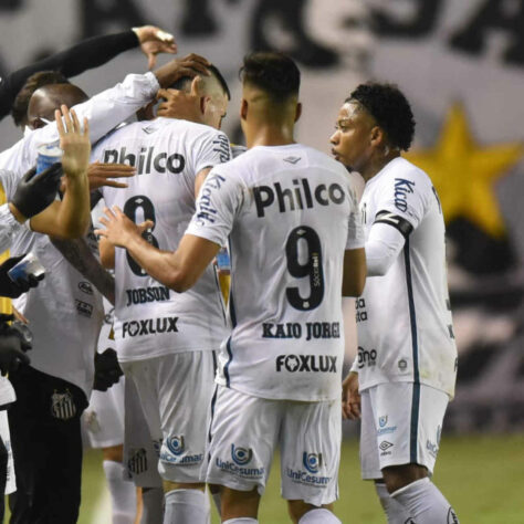 7º colocado – Santos (34 pontos) – 2,4% de chances de título; 42,9% para vaga na Libertadores (G6); 0,46% de chance de rebaixamento.