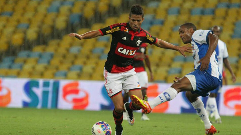 NIXON - Atacante - 30 anos - Parnahyba-PI (Campeonato Piauiense) - vestindo a camisa do Parnahyba, o atacante ex-Flamengo jogará o Campeonato Piauiense de 2023. 