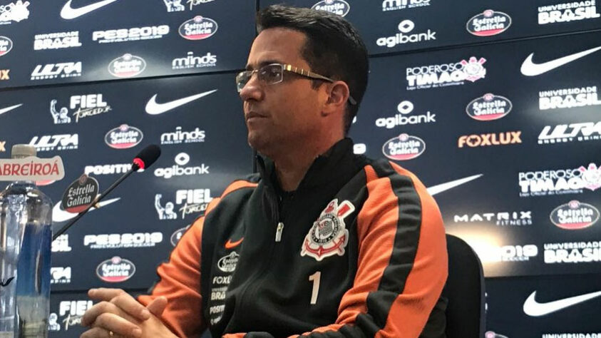 FECHADO - O Corinthians anunciou na manhã desta quarta-feira a saída de Osmar Loss, que ocupava o cargo de coordenador técnico das categorias de base do Timão. Ele havia retornado ao Parque São Jorge em março deste ano, depois de deixar o clube em 2018. Seu destino deve ser o Internacional, onde será auxiliar técnico de Abel Braga, que retornou para o Colorado nesta semana.