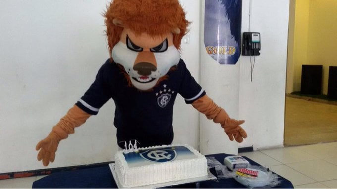 O Leão Malino, mascote do Remo, é figura constante nos jogos do time e ações de marketing do clube