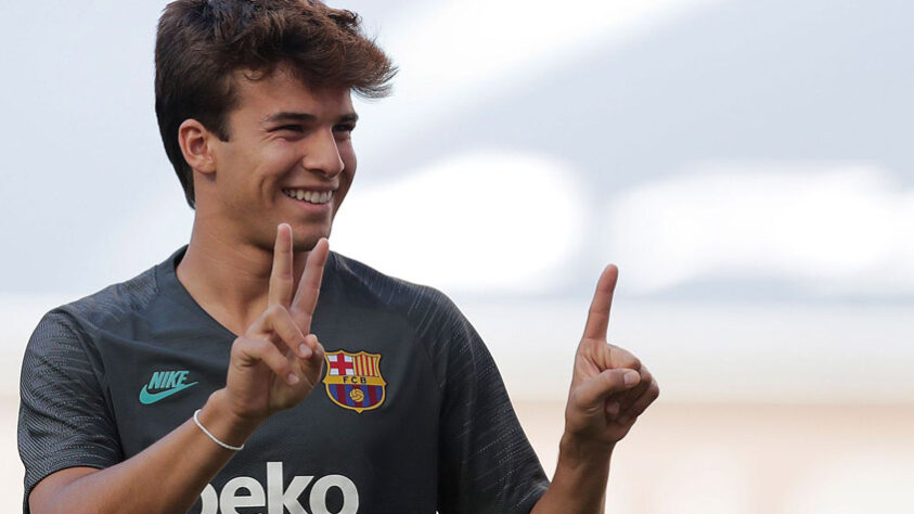 Riqui Puig (21) - Clube atual: Barcelona - Posição: meia central - Valor de mercado: 20 milhões de euros.