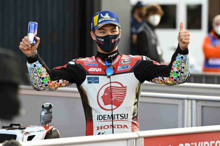 Takaaki Nakagami completa a primeira fila