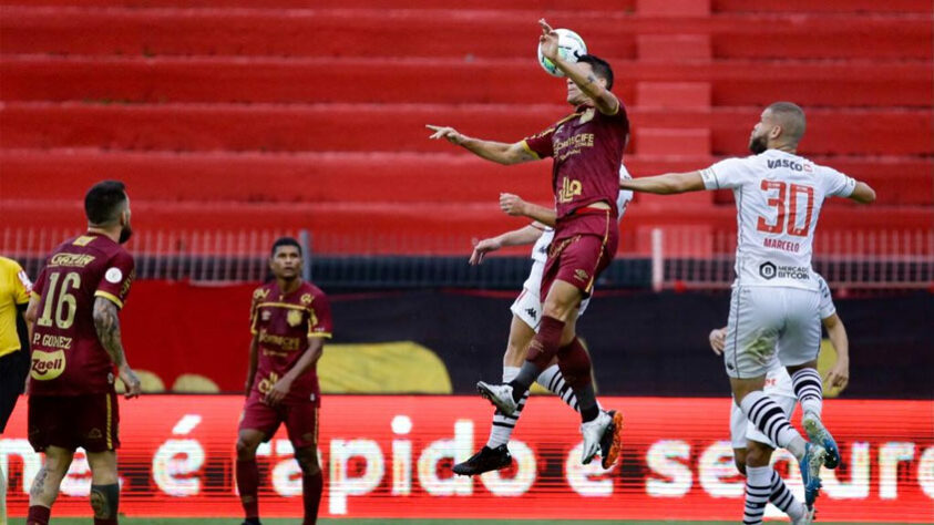 O Sport levou 3 a 0 do Flamengo em outubro, pelo Brasileirão. Vale a menção do 5 a 3 sofrido diante do Internacional.