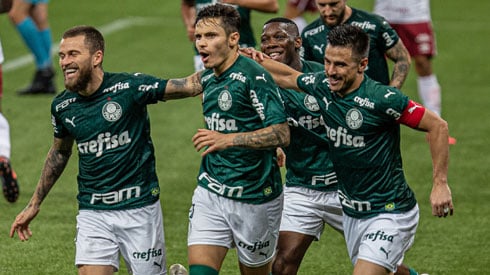 5º colocado – Palmeiras (34 pontos) – 7.5% de chances de título; 65.7% para vaga na Libertadores (G6); 0.12% de chance de rebaixamento. (Com um jogo a menos no Brasileirão)