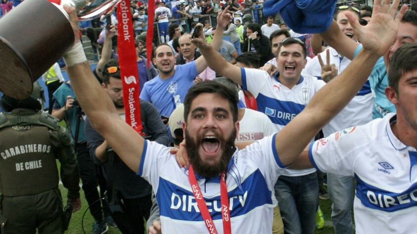 ESQUENTOU - Depois da saída do meio-campista César Pinares rumo ao Grêmio, a equipe da Universidad Católica vê outro nome do plantel deixar o clube: o lateral-direito Stéfano Magnasco, de 28 anos de idade. O seu destino será o La Serena do Chile, em informação confirmada oficialmente por "La UC".