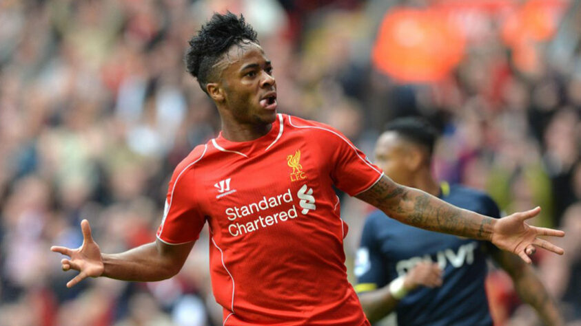 2014 - Sterling (Liverpool) - Aos 25 anos, o atacante Sterling é importante no elenco do Manchester City. O jamaicano naturalizado inglês trata da renovação de contrato com o time de Pep Guardiola. 