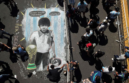 Mais homenagens para o craque são feitas pelos fãs.