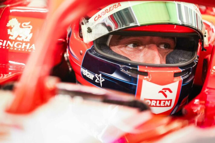 Robert Kubica voltou a um cockpit da F1 no Bahrein.