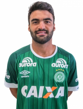 Arthur Maia, formado no Vitória, estava no voo da Chapecoense que caiu em 2016 no interior da Colômbia. Ele faleceu aos 24 anos.