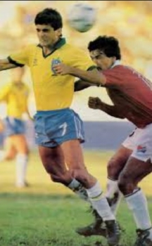 Venezuela 0 x 4 Brasil - Eliminatórias da Copa do Mundo de 1990 - Jogando novamente em Caracas, o Brasil fez mais um placar elástico, com gols de Bebeto (2), Branco e Romário. 