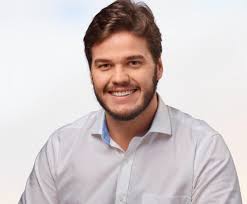 CAMPINA GRANDE (PB) - Com 29 anos, Bruno Cunha Lima (PSD) foi eleito prefeito da cidade paraibana. O político torce para o Campinense, time conhecido do estado.