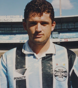 Carlos Miguel - O ex-meia, que teve ótima passagem no Grêmio, atuou 71 vezes pela Copa do Brasil. Foi bicampeão com o clube gaúcho em 1994 e 1997.