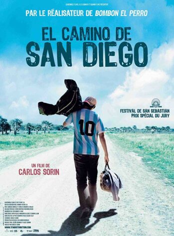 O CAMINHO DE SAN DIEGO (2006) - O filme de ficção mostra um fã incondicional de Maradona que peregrina para encontrar o ídolo e entregar uma raiz que se parece com a silhueta do craque.