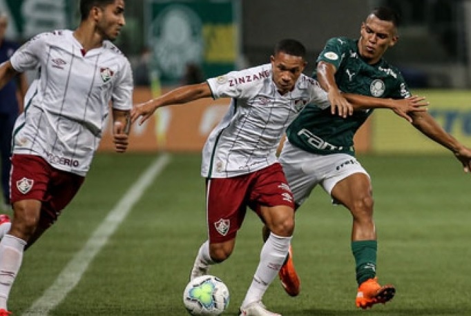 8º colocado – Fluminense (32 pontos) – 2.6% de chances de título; 43.2% para vaga na Libertadores (G6); 0.68% de chance de rebaixamento.