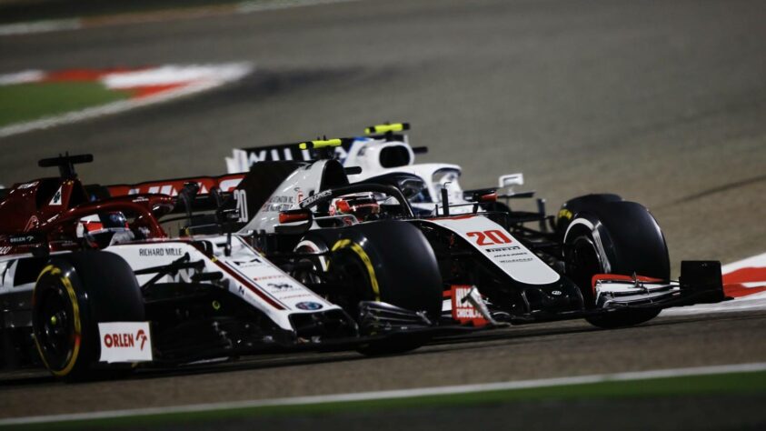 Kevin Magnussen ficou em 17º