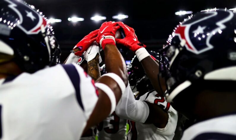 25º Houston Texans - Um time que tem Deshaun Watson não pode ter uma campanha tão tenebrosa quanto a de Houston em 2020.