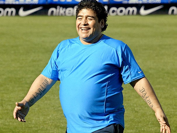 Cirurgia bariátrica - Após ter alta, Maradona decidiu que era hora de emagrecer. Na época, o argentino de 1,65m pesava cerca de 130kg. Em 2005, ele foi operado na Colômbia e perdeu mais de 50kg.