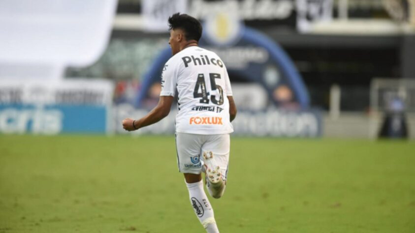 Apesar do alto número de desfalques, o Santos conseguiu vencer o Internacional em casa com os meninos da Vila decidindo para o Peixe, tanto na defesa como no ataque.
