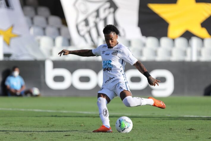 Na tarde desse sábado (28), Santos e Sport se enfrentaram na Vila Belmiro pelo Campeonato Brasileiro. O Peixe derrotou o Leão por 4 a 2, com gols de Marinho, Lucas Braga, Bruno Marques e Soteldo. Marquinhos e Leandro Barcia descontaram. Confira as notas de cada jogador do time vitorioso no LANCE! (por Redação São Paulo)