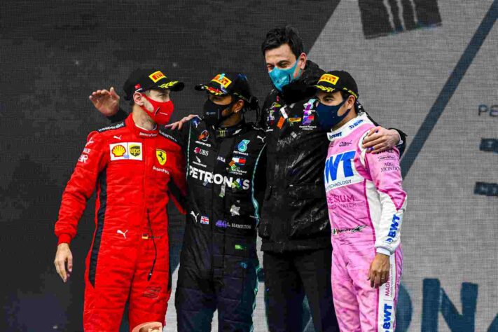 O pódio com Hamilton, Vettel e Pérez.