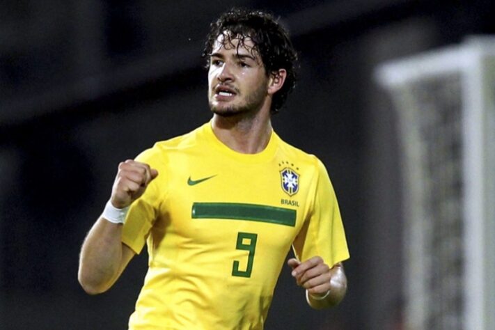 ALEXANDRE PATO - O atacante estava no São Paulo nesta temporada, mas rescindiu o contrato após a paralisação da Covid-19. Procura um clube para continuar a carreira.