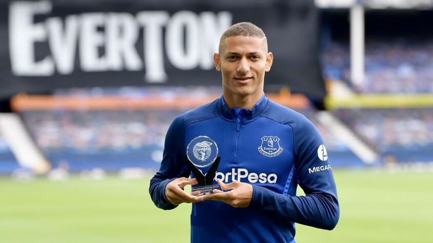 EM ALTA - Richarlison - Atacante - Everton - O Everton está na briga por uma vaga na próxima Champions League e Richarlison tem parcela na boa campanha do time. Nos últimos três jogos, ele marcou três gols.