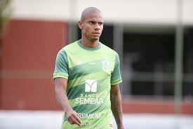 ESQUENTOU: De acordo com o 'GE', o volante Rickson, que está no América-MG e passou pelo Botafogo, é aguardado no Brinco de Ouro para realizar exames médicos e assinar contrato com o Guarani. O jogador é um pedido do técnico Felipe Conceição.