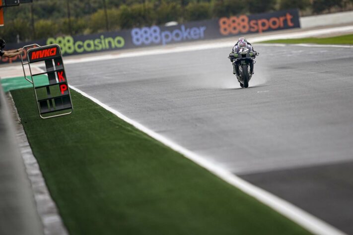 Por punição, Maverick Viñales sair do pit-lane