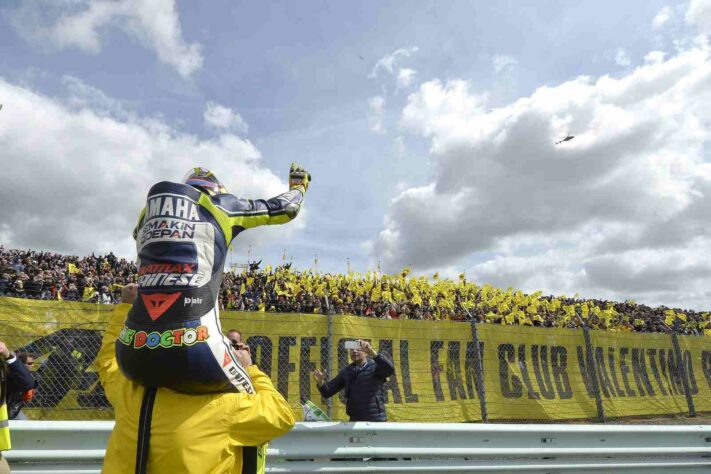 No ano de 2013, em Assen, Rossi venceu e não apenas triunfou pela 80ª vez como também pela primeira vez desde seu retorno à Yamaha