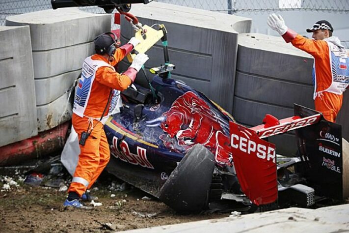 Carlos Sainz sofreu uma forte pancada no treino livre do GP da Rússia. Mesmo após passar a noite no hospital, participou da corrida.
