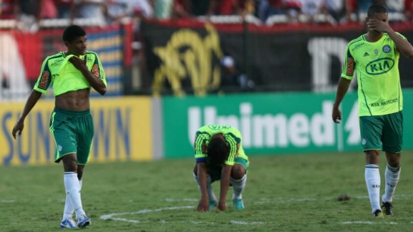 Rebaixamento em 2012: Já sem Felipão, o Verdão amargou a segunda queda ao final da temporada e passou a ver o ano seguinte como o primeiro passo para a reconstrução sob o comando de Paulo Nobre, o novo presidente.