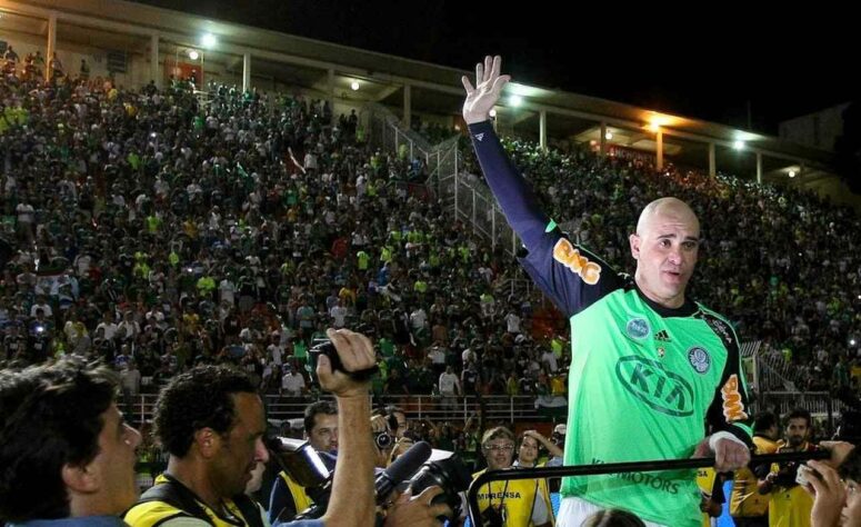 Despedida do Santo em 2012: Em 12/12/12 o goleiro Marcos se despediu oficialmente dos gramados em uma festa no estádio do Pacaembu lotado em um confronto entre Palmeiras e atletas campeões do mundo pela Seleção Brasileira de 2002.