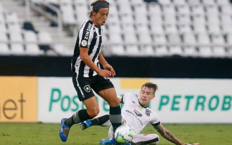 Terceiro e último gol - No dia 31 de outubro, Honda marcou o seu terceiro e último gol com a camisa do Botafogo diante do Ceará, no estádio do Nilton Santos. Mais uma vez de pênalti, como no primeiro gol, o japonês foi tranquilo para a bola e bateu com categoria. A partida, válida pela 19ª rodada do Brasileirão, terminou empatada por 2 a 2.