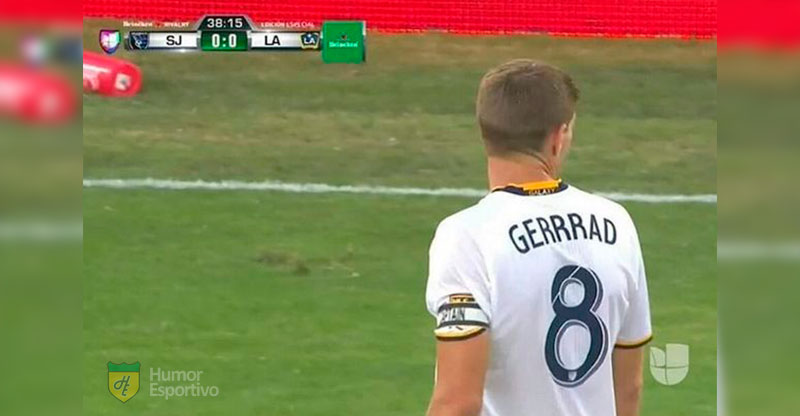 Gafes em camisas de jogadores: Gerrard virou Gerrrad.