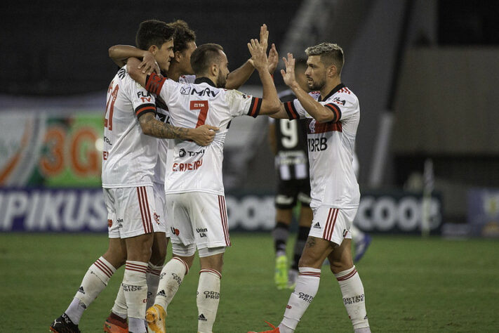 3º colocado – Flamengo (42 pontos) – 23 jogos / 13.8% de chances de título; 88.4% para vaga na Libertadores (G6); 0.00% de chance de rebaixamento.