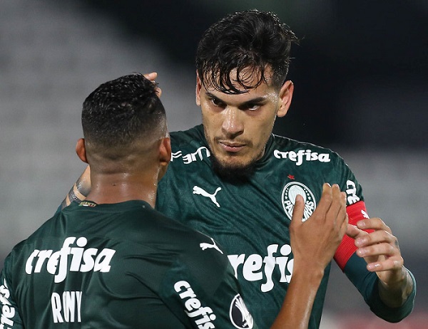 O Palmeiras trouxe o empate por 1 a 1 com o Libertad do Paraguai, na noite desta terça-feira, em duelo válido pela ida das quartas de final da Copa Libertadores. Pelo Verdão, o zagueiro Gustavo Gómez, autor do gol contra seu ex-time, foi o melhor. Já Lucas Lima entrou no fim do jogo e foi expulso. Confira as notas do Palmeiras no LANCE! (por Nosso Palestra)