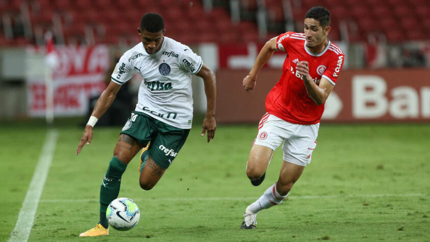 O Palmeiras teve uma noite apagada no Beira-Rio e perdeu para o Internacional. Gabriel Menino e Danilo foram os únicos que destoaram do time e tiveram atuações dignas de elogio (por Nosso Palestra)