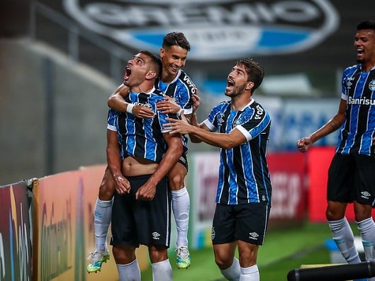 5º colocado – Grêmio (45 pontos/26 jogos): 4% de chances de ser campeão; 86,9% de chances de Libertadores (G6); 0% de chance de rebaixamento.